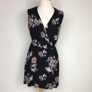 Lulu’s Black Blue Pink Floral Rayon Sleeveless Wrap Mini Dress Size Large Boho